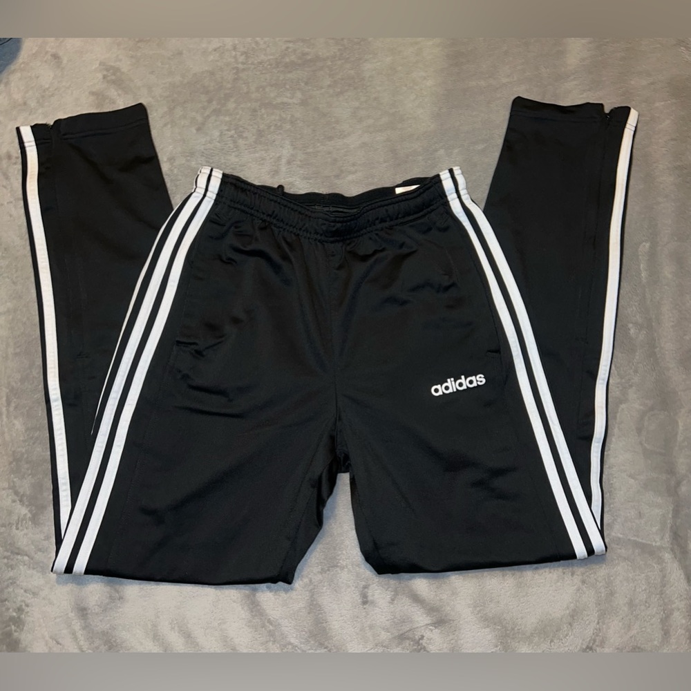 Black and white Adidas sweats with pockets, used once, size small (men fitting)